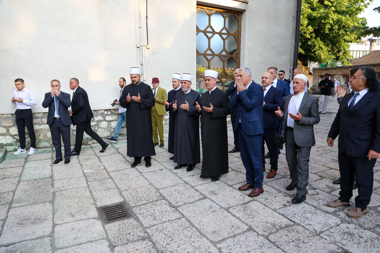 Kavazović: Otvorimo naša srca da u njih uđe prijateljstvo, radost i mir