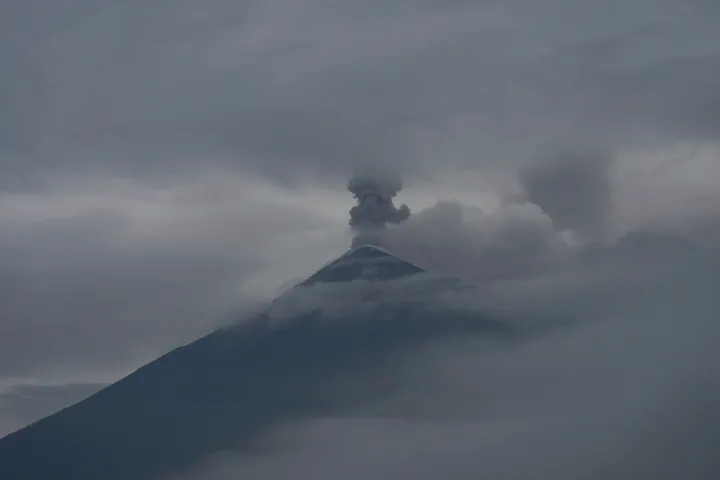 El Volcán de Fuego de Guatemala entra en erupción: ¿por qué se lo considera tan peligroso?