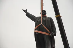 吉尔吉斯斯坦从奥什市移除"最高"的列宁雕像