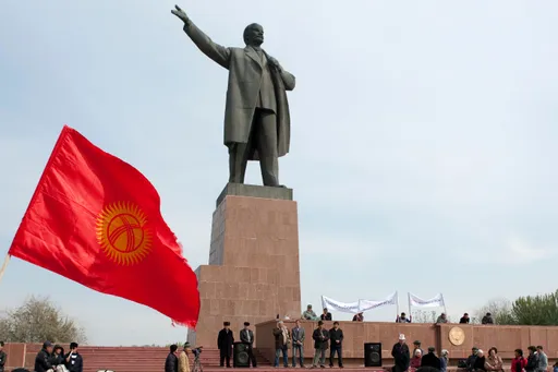 Kyrgyzstan alih patung Lenin 'tertinggi' dari bandar Osh