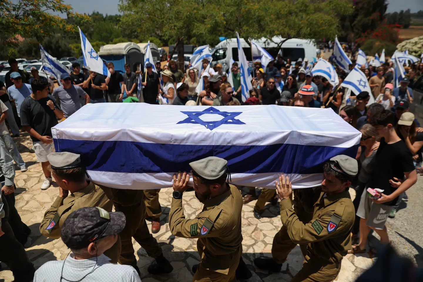 32 قتيلاً في صفوف جيش الاحتلال منذ مارس.. وتوسيع الغزو البري وسط مجازر بحق المدنيين في غزة
