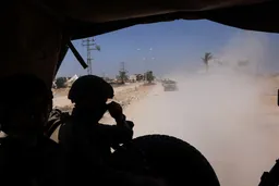 Израел ќе го задржи военото присуство во Рафа и ќе гради огромен камп за раселените