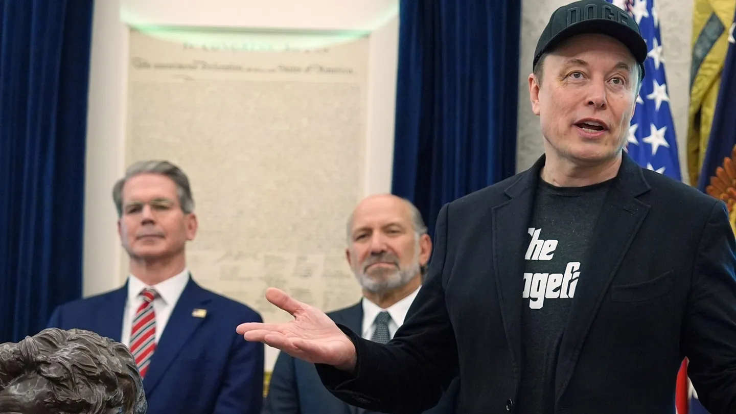 Le secrétaire au Trésor américain a frappé Elon Musk à la Maison Blanche et l'a qualifié d'escroc