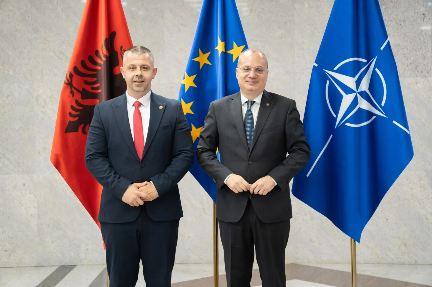 Hasani pret Enkel Rexhepin, kryetarin e Këshillit Kombëtar Shqiptar në Serbi