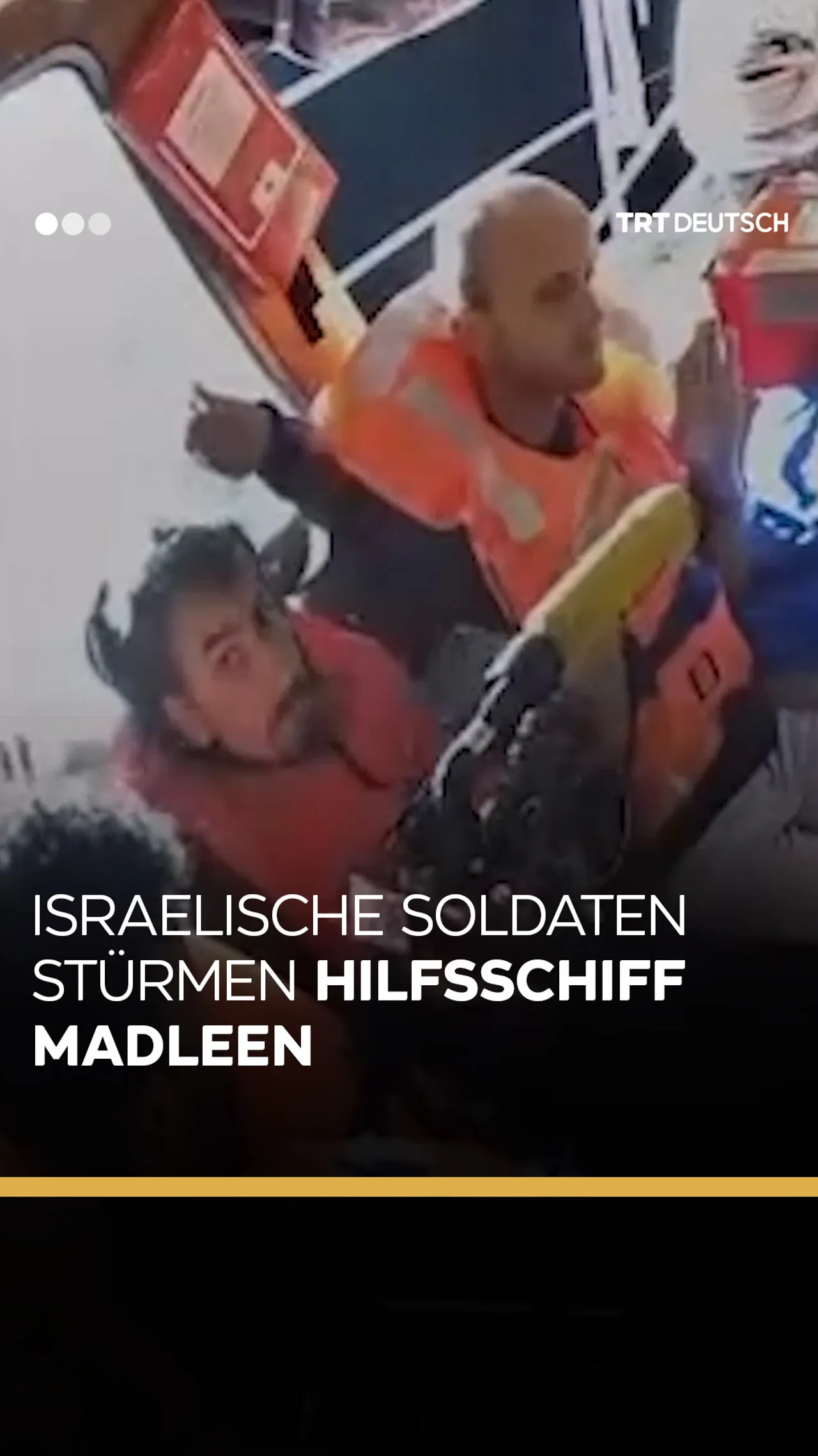 Israelische Soldaten stürmen
Hilfsschiff Madleen