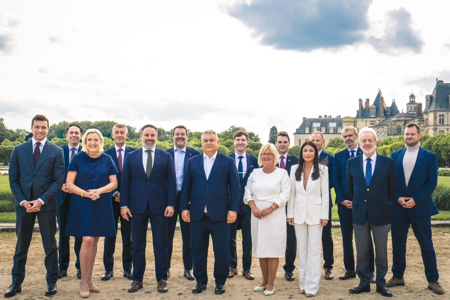 France : L’extrême-droite européenne réunie dans le Loiret