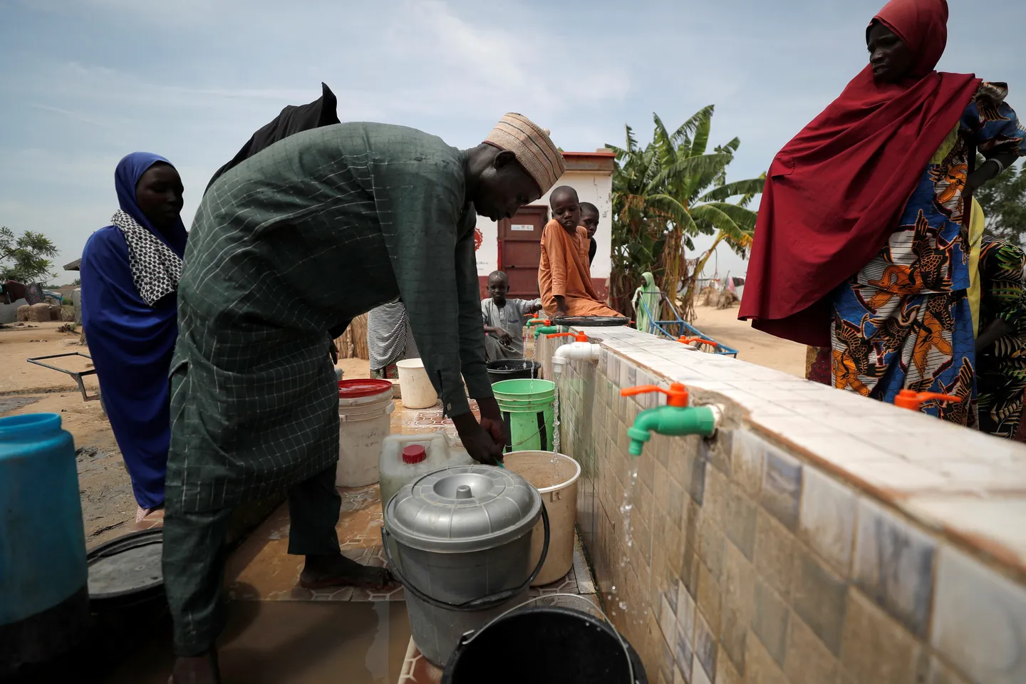 Flood-prone Nigeria thirsts for a solution to chronic water scarcity