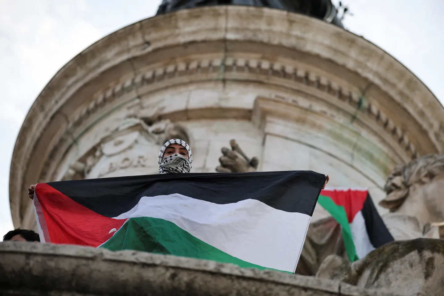 France: la ville de Saint-Denis hisse le drapeau palestinien sur la façade de sa mairie