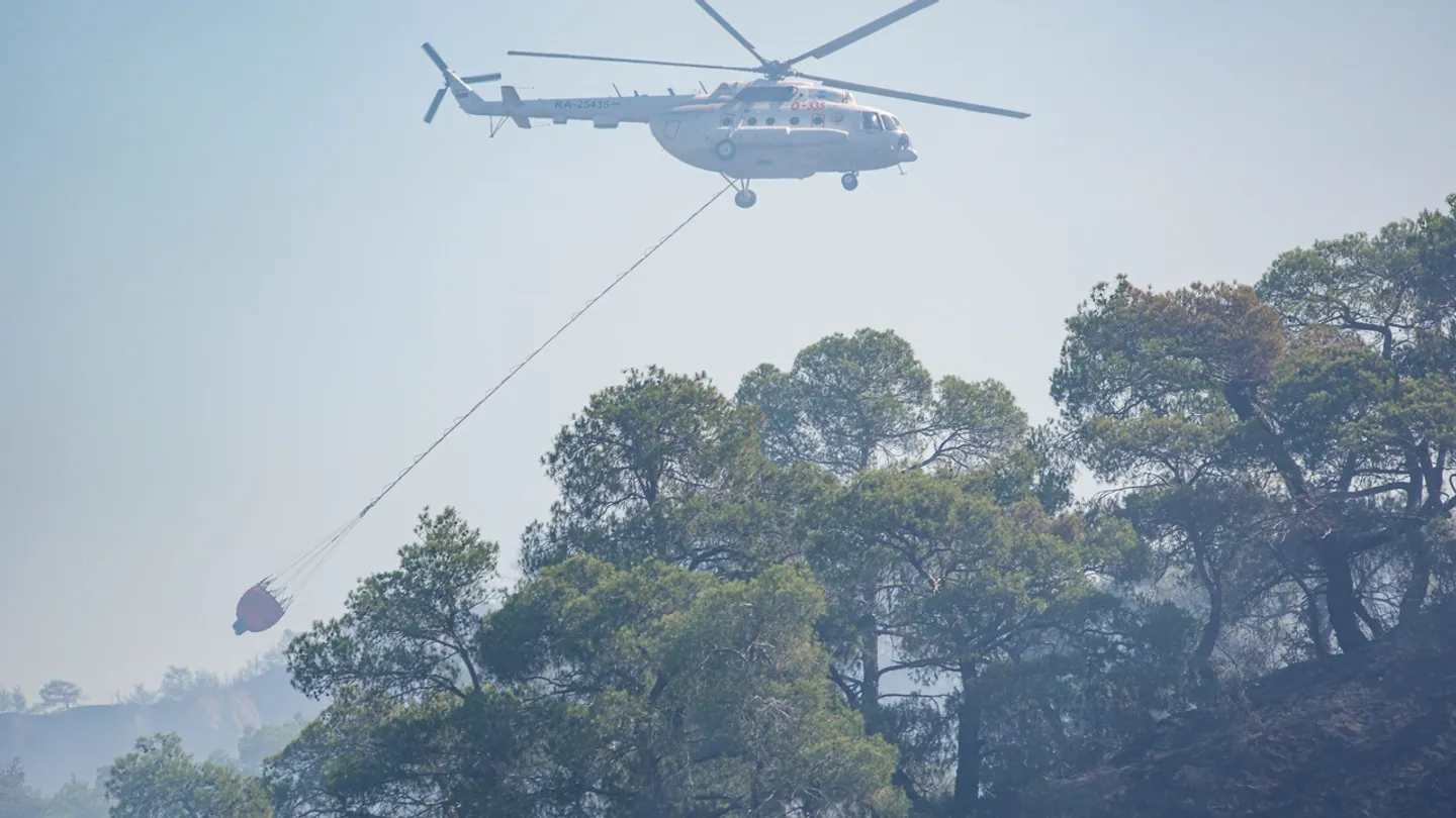 Türkiye mobiliza resposta massiva para combater o aumento dos incêndios florestais