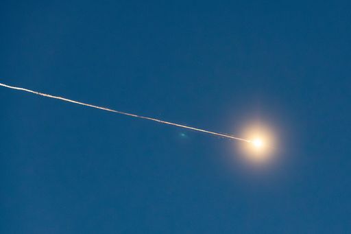 إسرائيل ترصد صاروخاً أُطلق من اليمن.. والحوثي تعلن استهداف القدس وتل أبيب