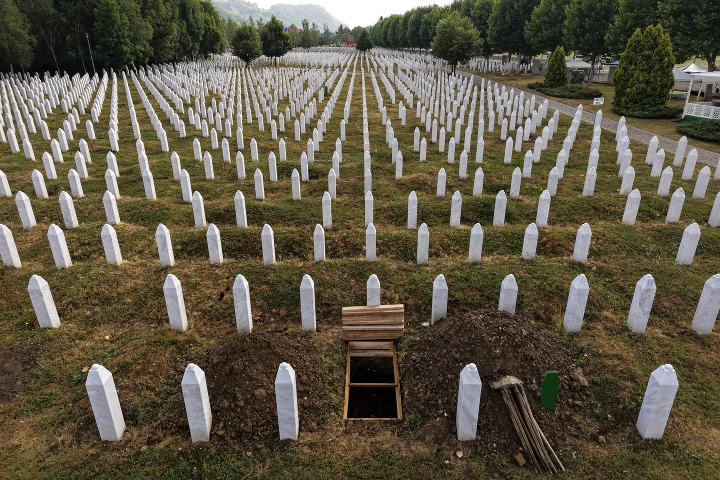 Gedenktag für Opfer von Srebrenica – AfD-Eklat im Bundestag