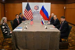 Зачем Рубио подмигнул Лаврову?