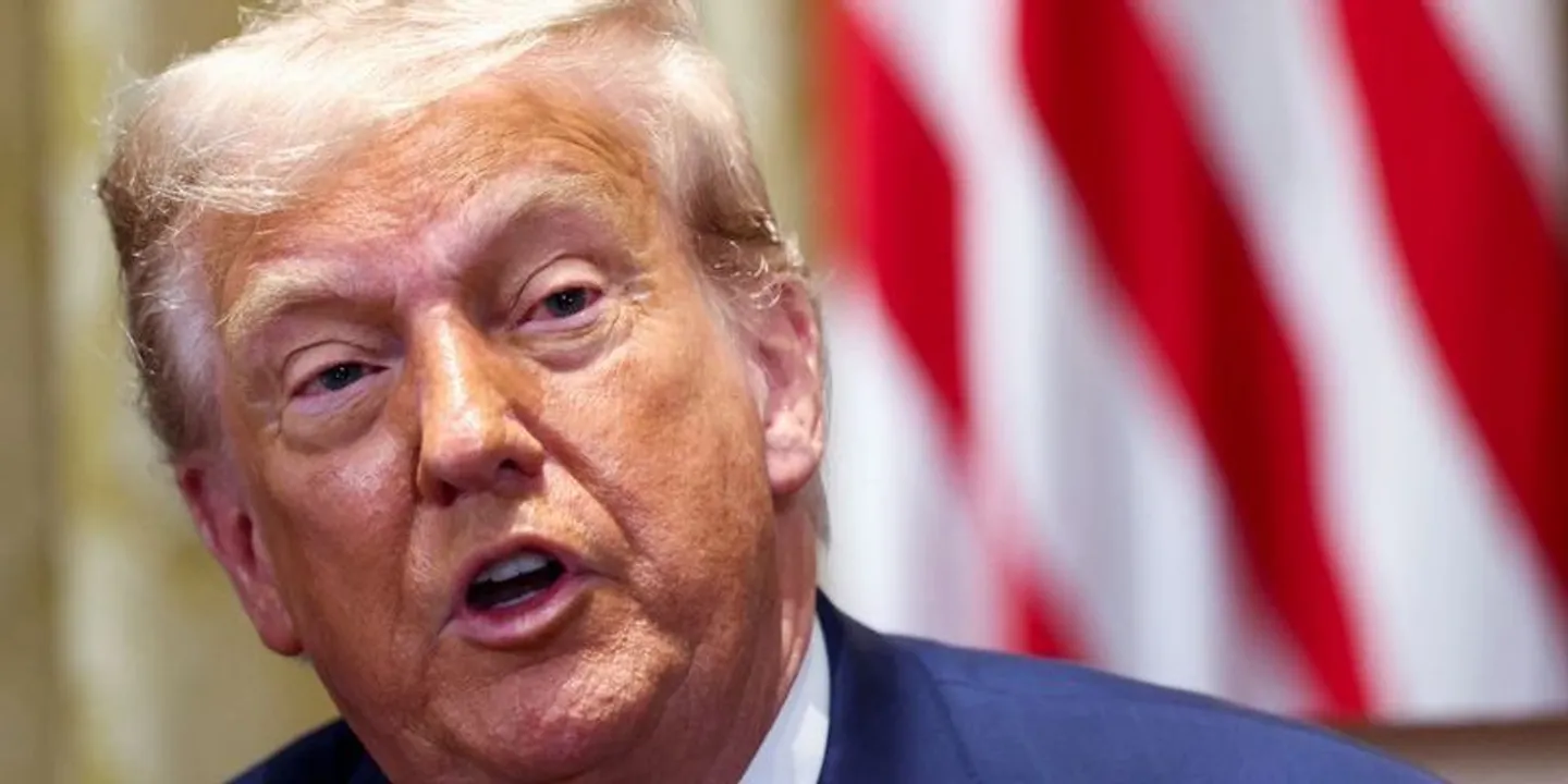 Trump diz que ex-chefes do FBI e da CIA podem “ter de pagar o preço”