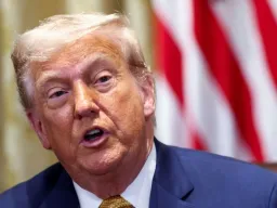 Trump diz que ex-chefes do FBI e da CIA podem “ter de pagar o preço”