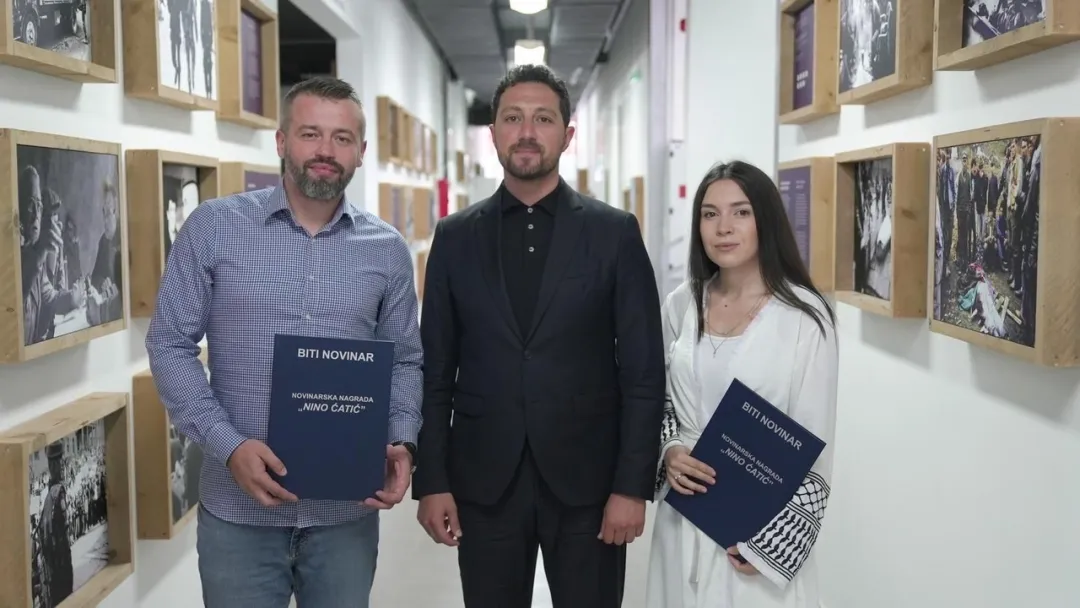 TRT البلقان تحصد جائزتين صحفيتين عن تقارير حول سريبرينيتسا