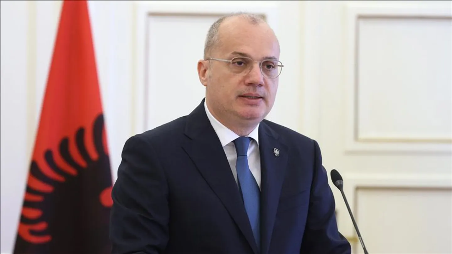 Hasani për 30-vjetorin e gjenocidit në Srebrenicë: Shqipëria qëndron në solidaritet me BeH-në