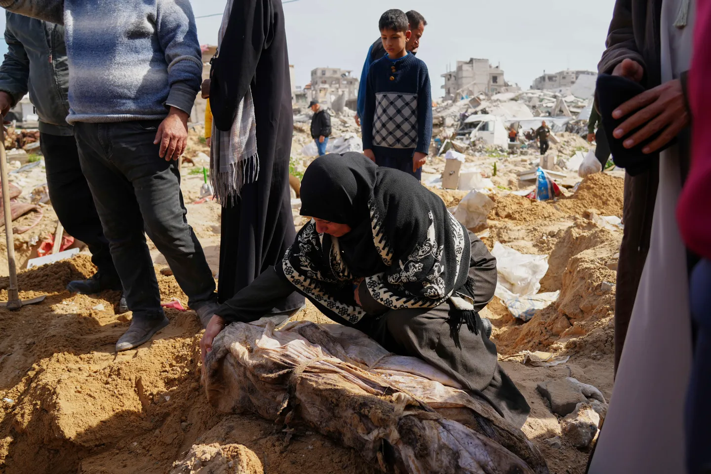 Najmanje 66 Palestinaca, uključujući blizu 30 tražitelja pomoći, ubijeno je u novim napadima
