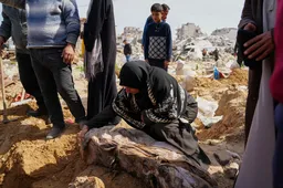 Najmanje 66 Palestinaca, uključujući blizu 30 tražitelja pomoći, ubijeno je u novim napadima