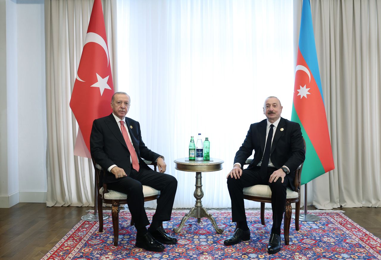 Erdogan, Aliyev discuss bilateral ties and regional security in phone ...