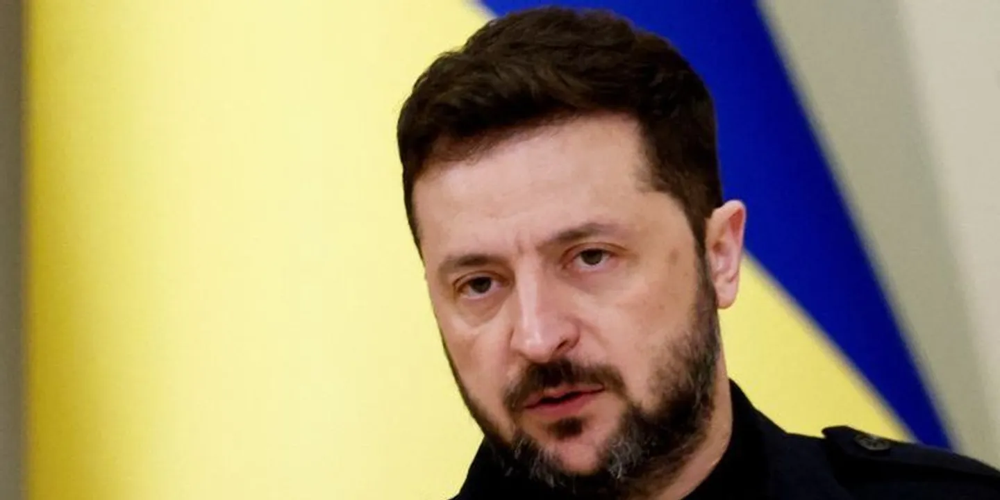 Zelenskyy confirma o reinício do fornecimento de armas norte-americanas à Ucrânia