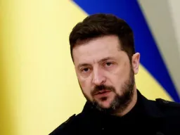 Zelenskyy confirma o reinício do fornecimento de armas norte-americanas à Ucrânia