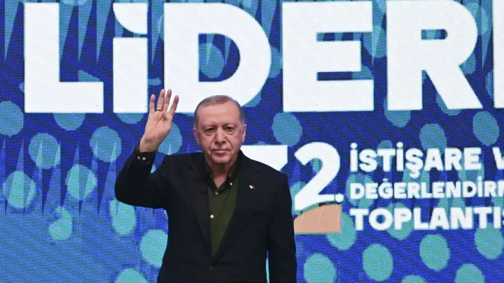 Após o desarmamento dos terroristas do PKK, Erdogan diz "A Türkiye venceu"