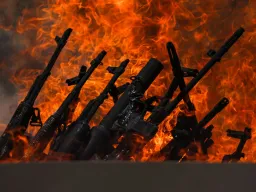 Armas terroristas do PKK destroem-se em chamas