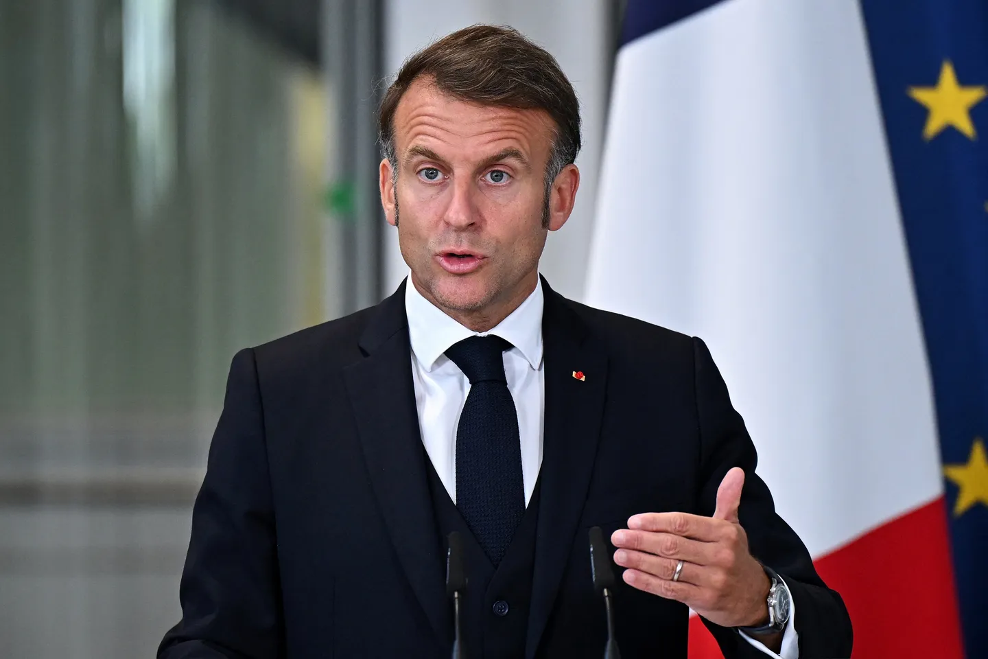 Droits de douane américains: Macron appelle les Européens à défendre leurs intérêts