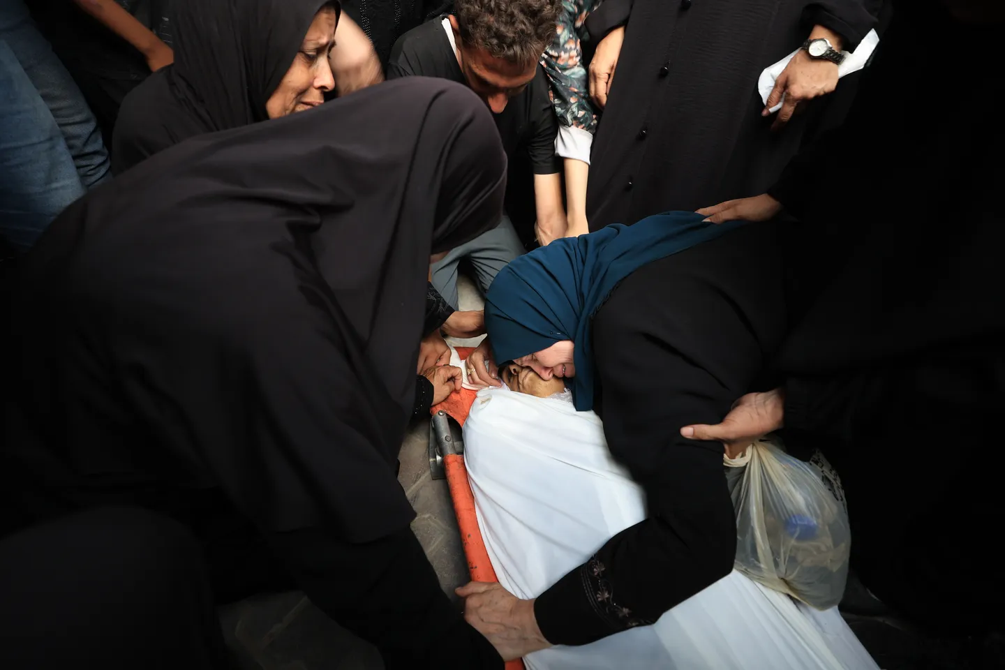 Dilahirkan di penjara, Israel mencuri nafas pertama dan terakhirnya