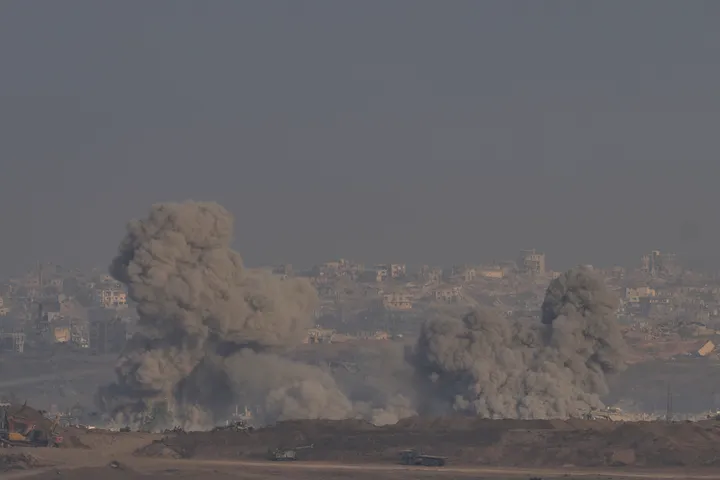 34 palestinezë u vranë nga sulmet ajrore izraelite në Gaza, mes tyre 8 persona që po merrnin ujë