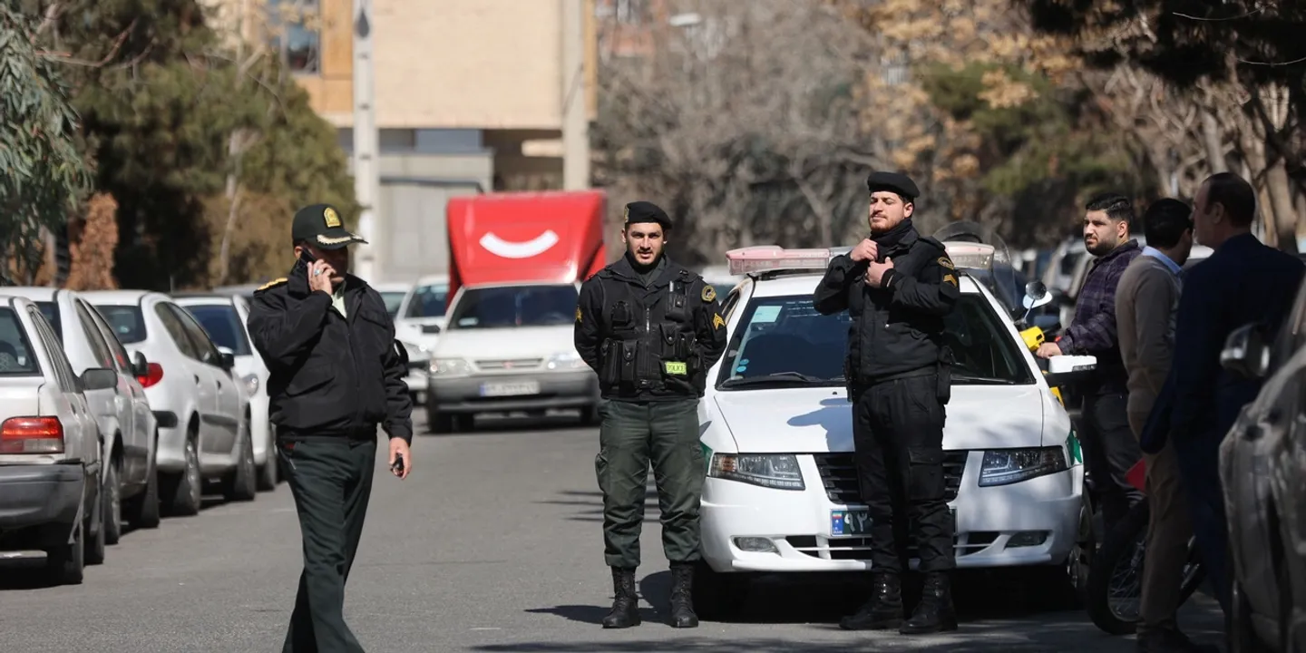 As autoridades iranianas fazem rusga na oficina de drones gerida por 'agentes' israelitas em Teerão