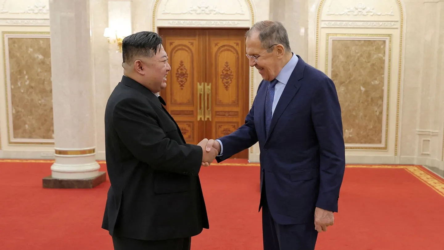 Seul: Pyongyang forneceu a Moscovo reservas massivas de projéteis de artilharia