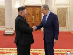 Seul: Pyongyang forneceu a Moscovo reservas massivas de projéteis de artilharia