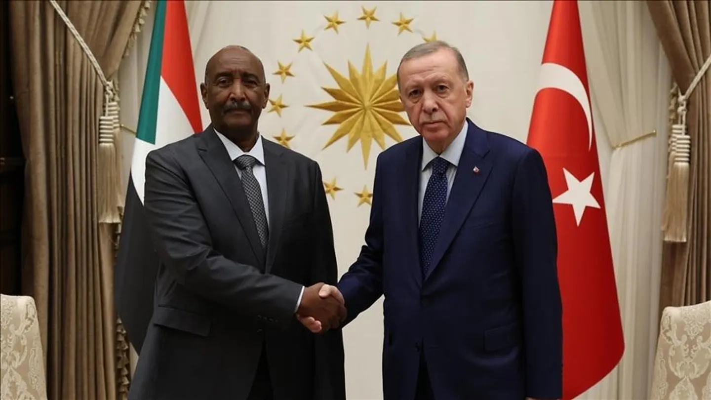مؤكداً عمق العلاقات بين السودان وتركيا.. البرهان يهنئ أردوغان بذكرى يوم الديمقراطية والوحدة الوطنية