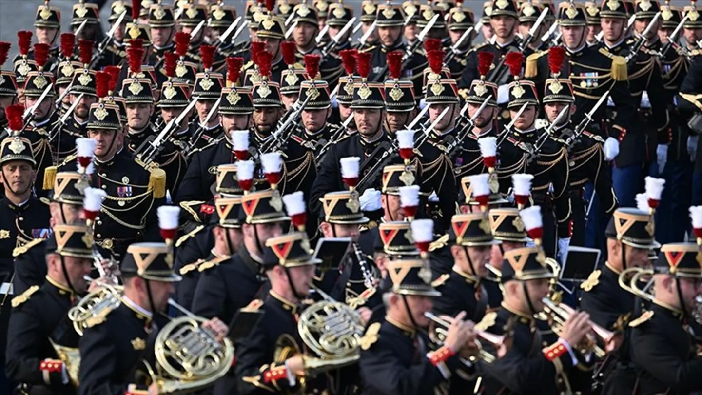 Pariz: Vojna parada povodom Dana pada Bastille