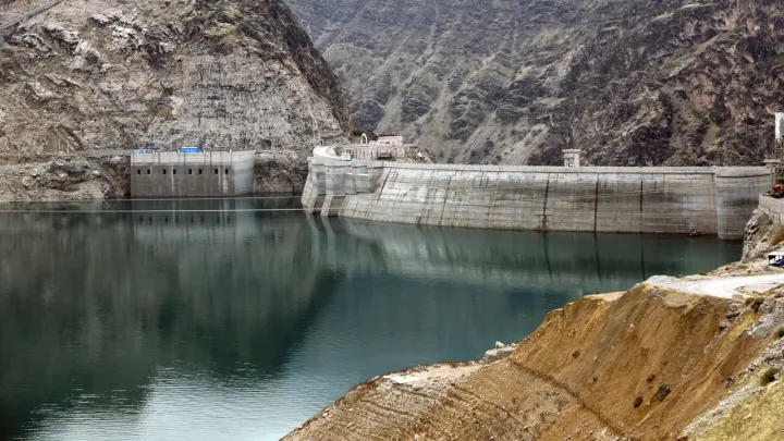 افزایش بحران آب در ایران؛ بیش از نیمی از مخازن سدها خالی است