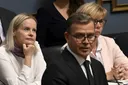 Hallituspuolueiden kannatus ennätysalhaalla: Ylen kysely