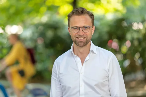 Astrup: – Folk må ta seg sammen i sykmeldingsdebatten