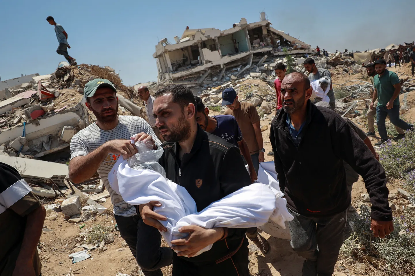 "Cessez de tuer" à Gaza, exhorte une commissaire européenne à Israël