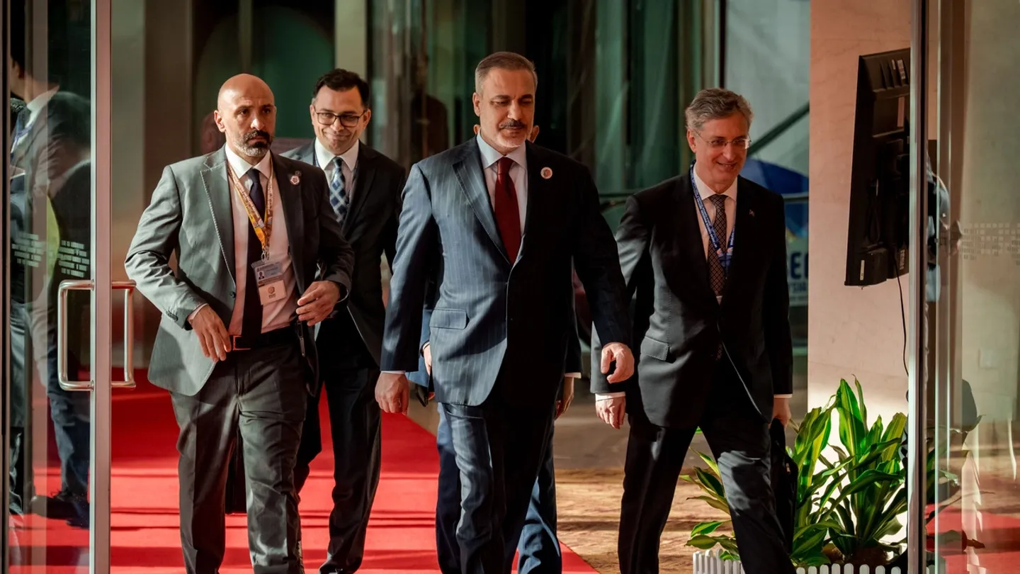 Министр Фидан едет на переговоры по Кипру