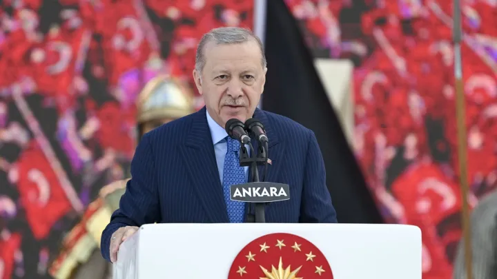 أردوغان: لن ننسى شهداء الوطن الذين ضحوا من أجل الديمقراطية.. والخائنون سيدفعون الثمن