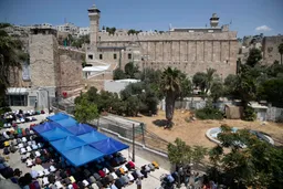 Illegal Israeli settlers seize control of historic Ibrahimi Mosque in Hebron