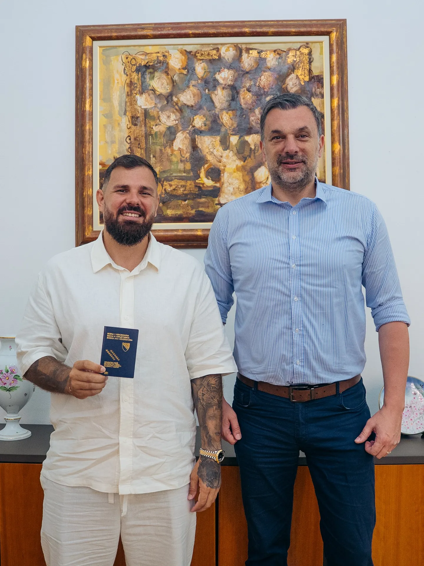 Kristijanu Iličiću uručen diplomatski pasoš BiH