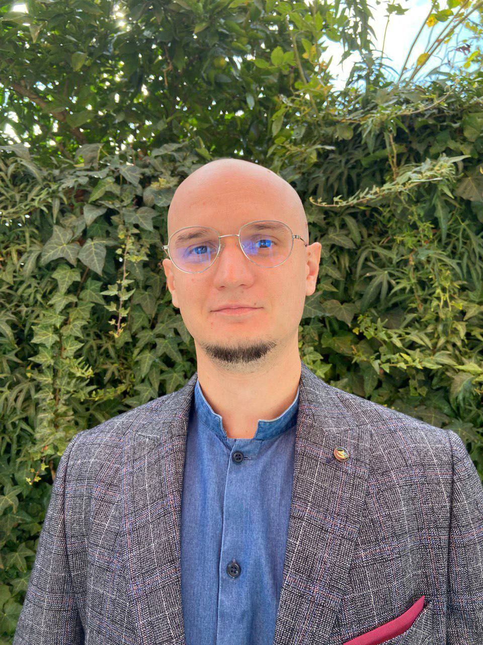 Artem Khan