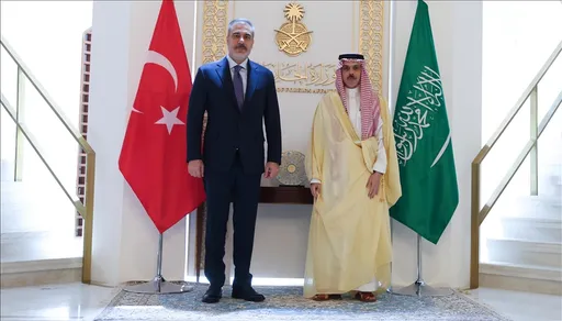 Wasiirka arrimaha dibadda Turkiga iyo dhiggiisa Sacuudiga oo ka wada hadlay weerarrada Israa'iil