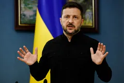 Zelenski Ukrayna silahlarının yarısının yerli istehsal olmasını hədəfləyir