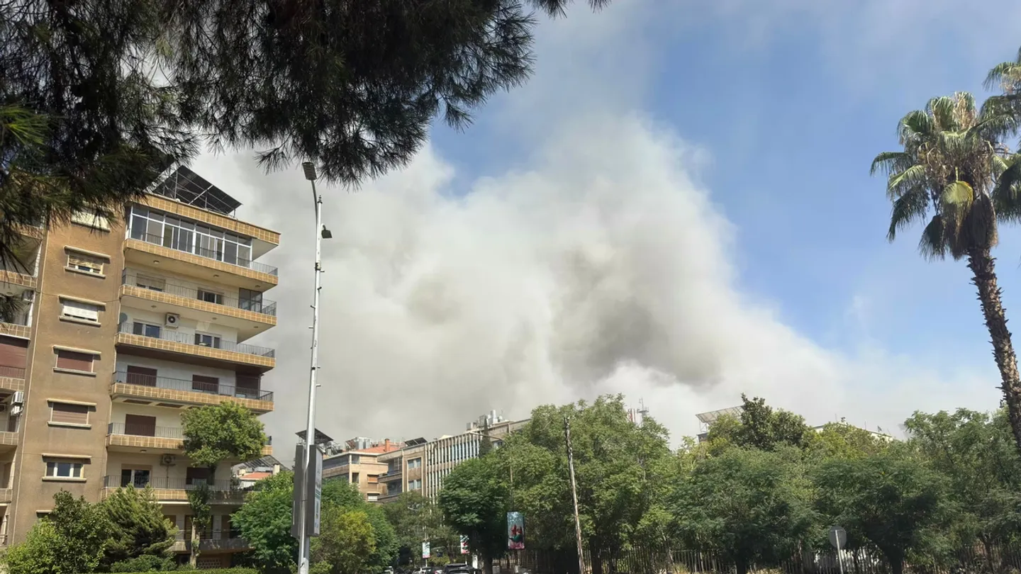 سوريا.. 3 قتلى وعشرات الجرحى في غارات إسرائيلية استهدفت مقر الأركان ومحيط القصر الرئاسي بدمشق