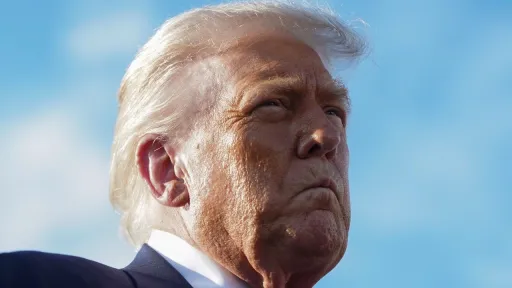 Трамп Киевге курал-жарак убада кылып, Зеленскийге "Москваны бутага алба" деди