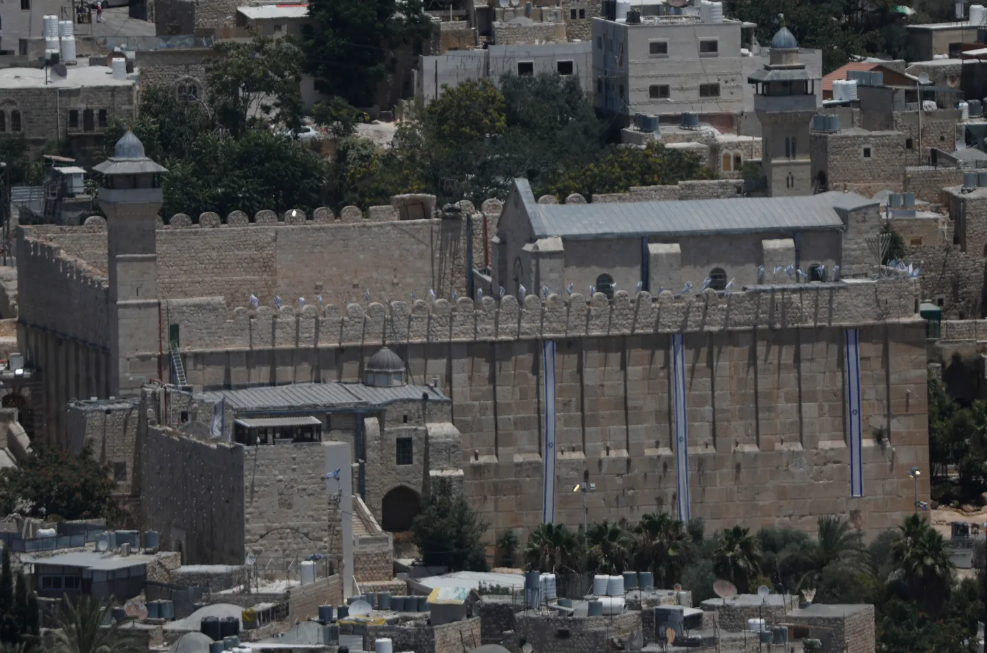 Türkiye condemns Israeli actions at Ibrahimi Mosque, calls for respect for sacred sites