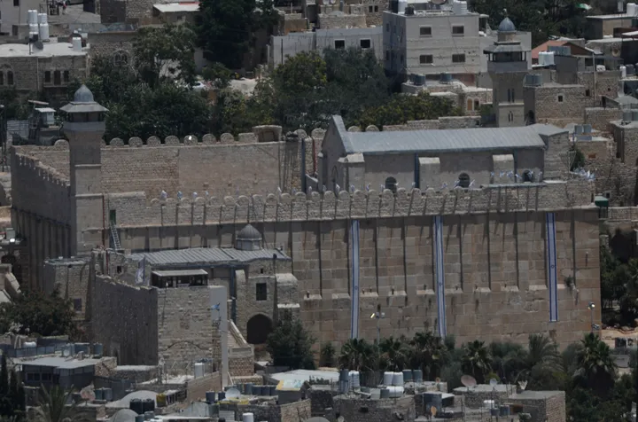 Türkiye condemns Israeli actions at Ibrahimi Mosque, calls for respect for sacred sites